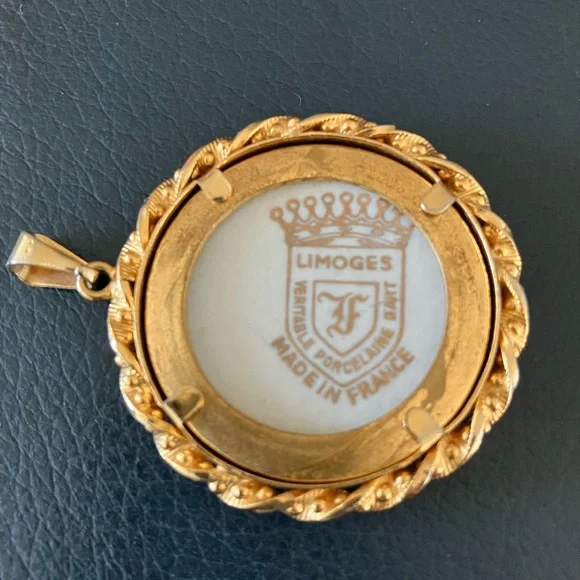 Vintage Limoges France Pendant - Picture 2 of 3